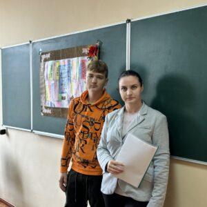 30 жовтня 2025 року здобувачі фахової передвищої освіти ВСП “ТЕХНОЛОГО-ЕКОНОМІЧНИЙ ФАХОВИЙ КОЛЕДЖ МНАУ” групи Аі 1/1 під керівництвом викладача філологічних дисциплін Альони БУГАЙОВОЇ провели мовну вікторину “Слово рідне!”